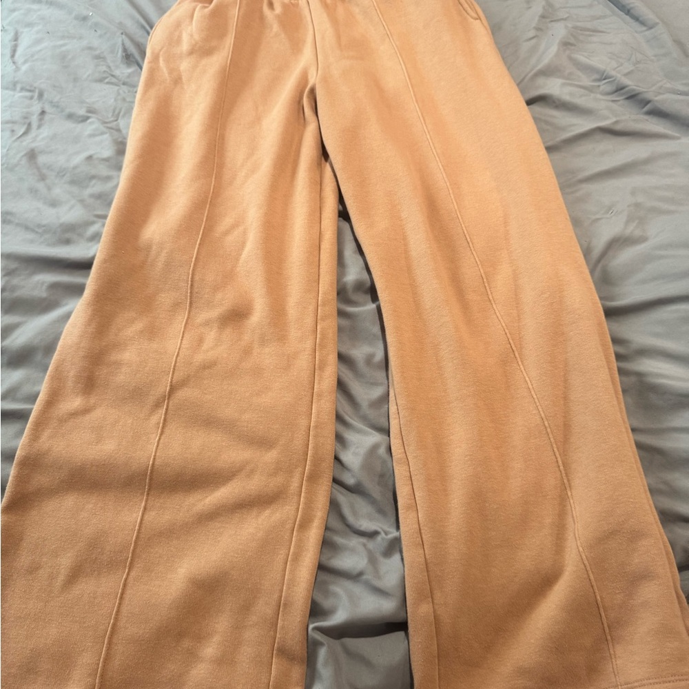 Etam Peach Crewneck Sweatshirt and pants set - Picture 3 of 6